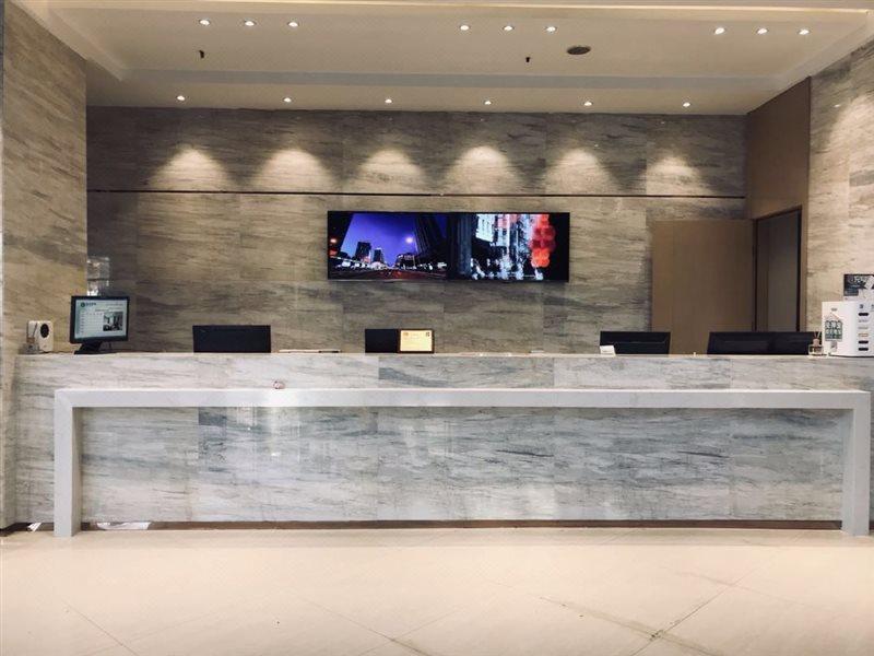 City Comfort Inn Wuhan Caidian Square Exterior photo