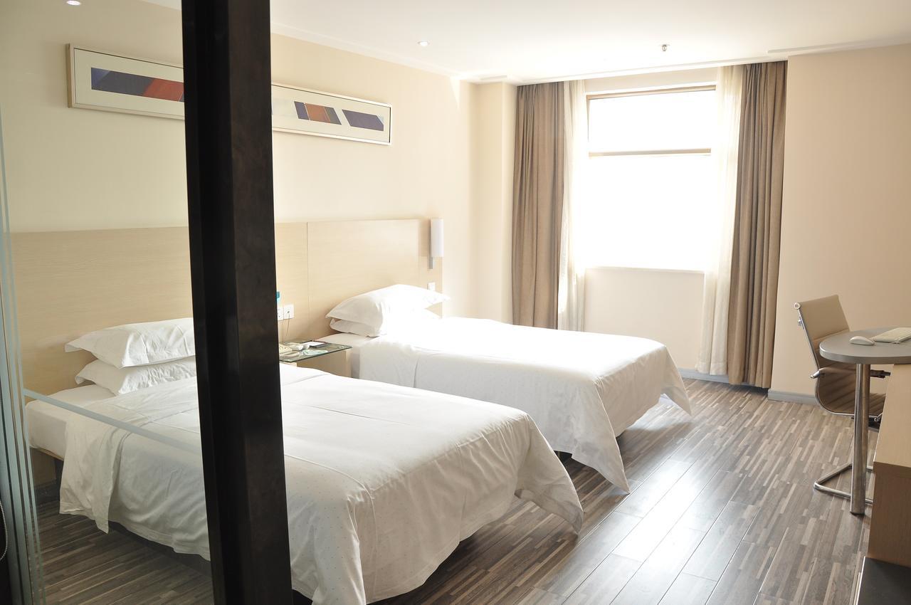 City Comfort Inn Wuhan Caidian Square Exterior photo