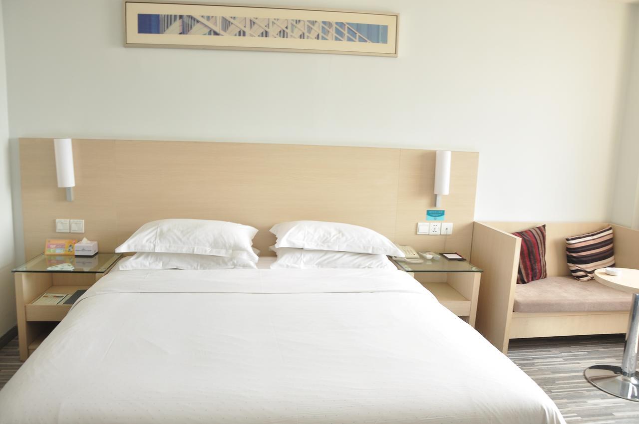 City Comfort Inn Wuhan Caidian Square Exterior photo