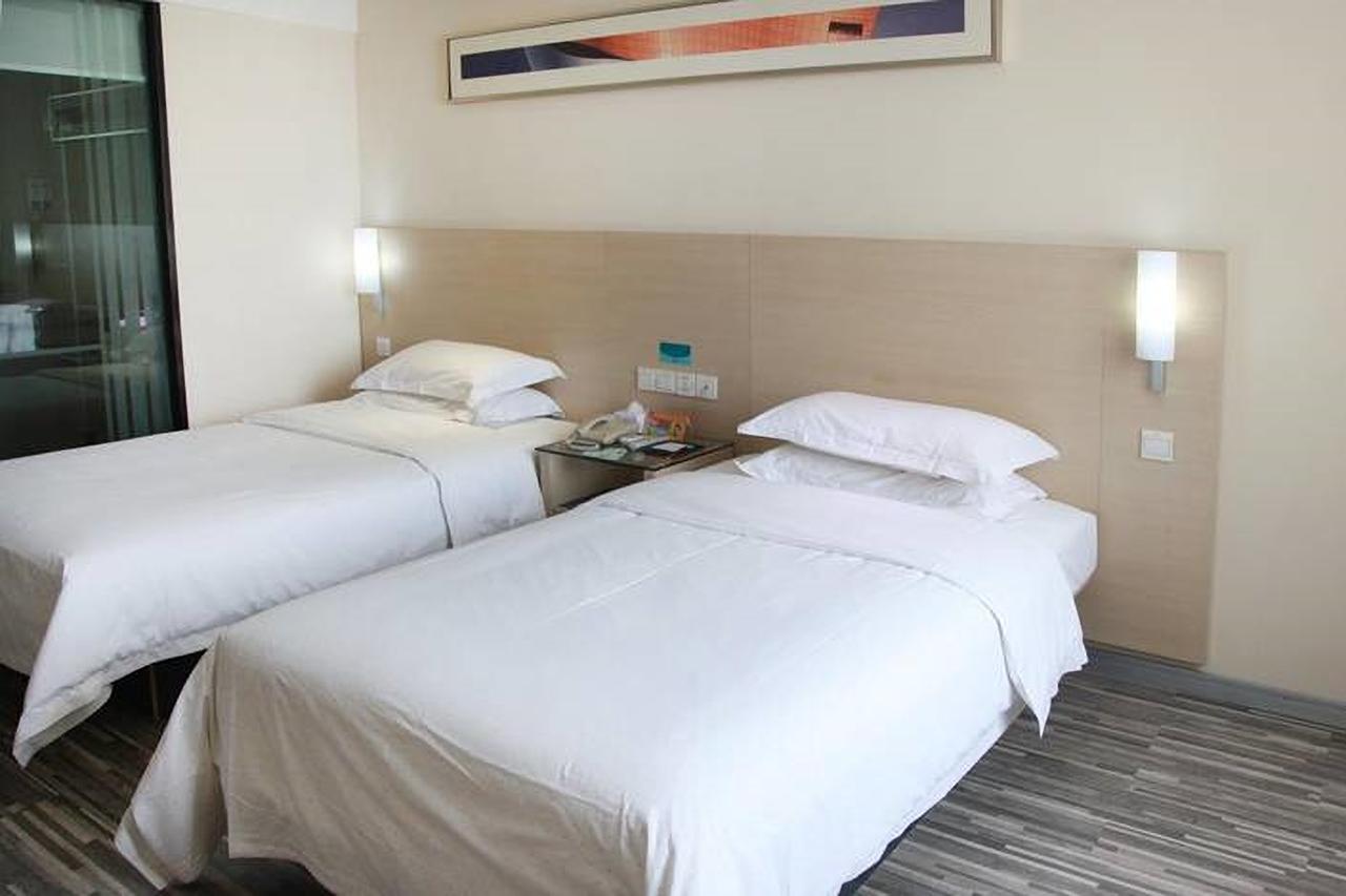 City Comfort Inn Wuhan Caidian Square Exterior photo